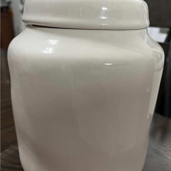 Rae Dunn “Elf” canister - Picture 8 of 8
